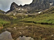 39 Il Pizzo Poris si specchia nel laghetto